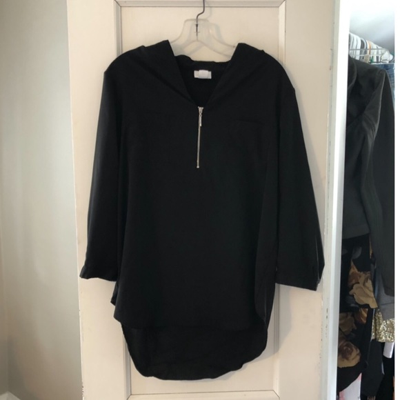 Jaclyn Smith Tops - Jaclyn Smith hi-low zip top